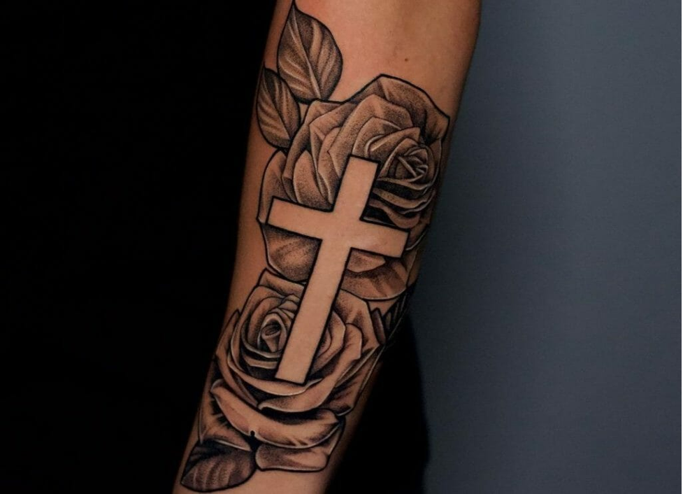 Details 85+ cross with flowers inside tattoo latest - in.eteachers